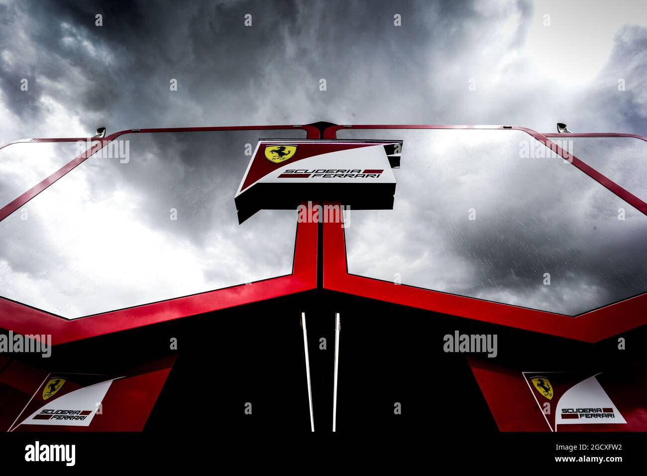 Ferrari camion nel paddock. Gran Premio di Spagna, giovedì 11 maggio 2017. Barcellona, Spagna. Foto Stock