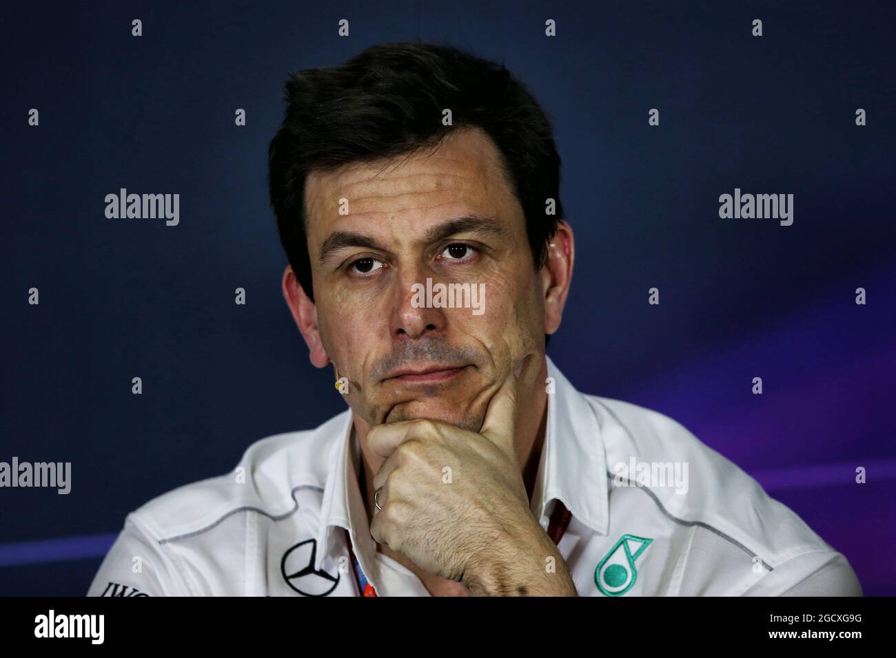 Toto Wolff (GER), azionista e Direttore Esecutivo di Mercedes AMG F1 alla Conferenza stampa della FIA. Gran Premio di Spagna, venerdì 12 maggio 2017. Barcellona, Spagna. Foto Stock
