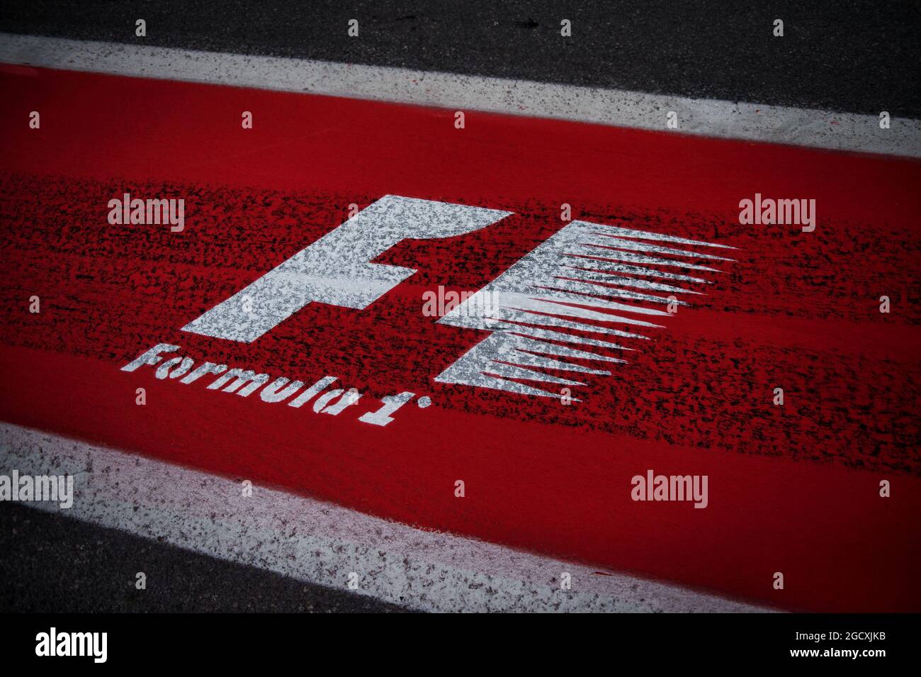 Logo F1 nella pit lane. Gran Premio del Canada, venerdì 9 giugno 2017. Montreal, Canada. Foto Stock