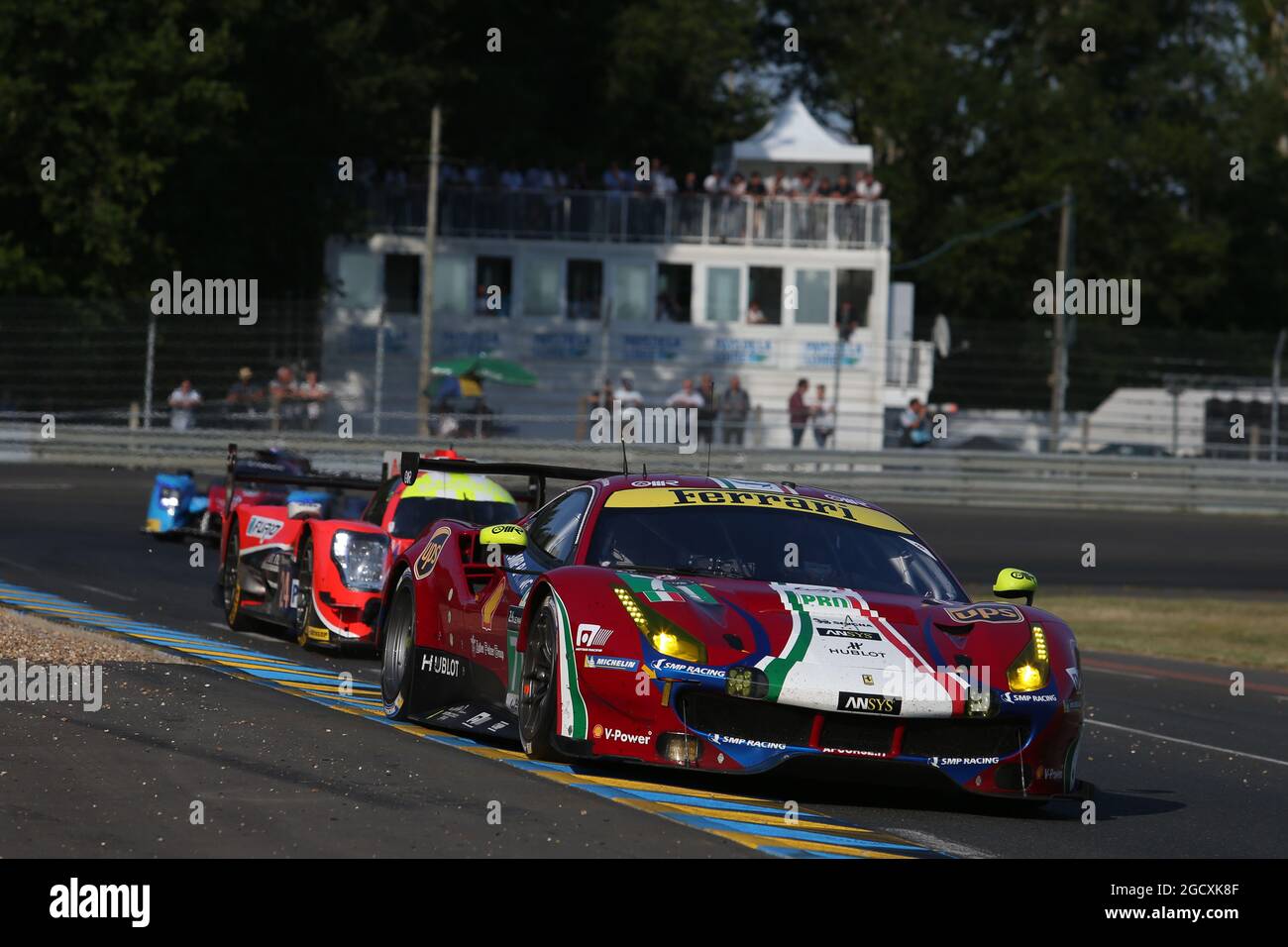 Davide Rigon (fra) / Sam Bird (GBR) / Miguel Molina (ESP) 71 AF Corse Ferrari 488 GTE. Campionato Mondiale FIA Endurance, ore 24 le Mans - prove e Qualifiche, mercoledì 14 giugno 2017. Le Mans, Francia. Foto Stock