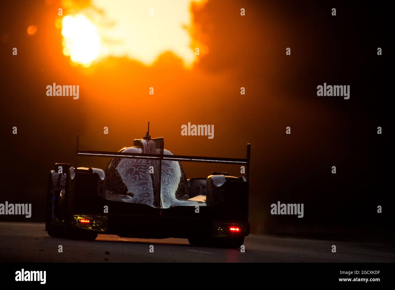 Azione in condizioni di scarsa illuminazione. Campionato Mondiale FIA Endurance, ore 24 le Mans - gara, sabato 17 giugno 2017. Le Mans, Francia. Foto Stock