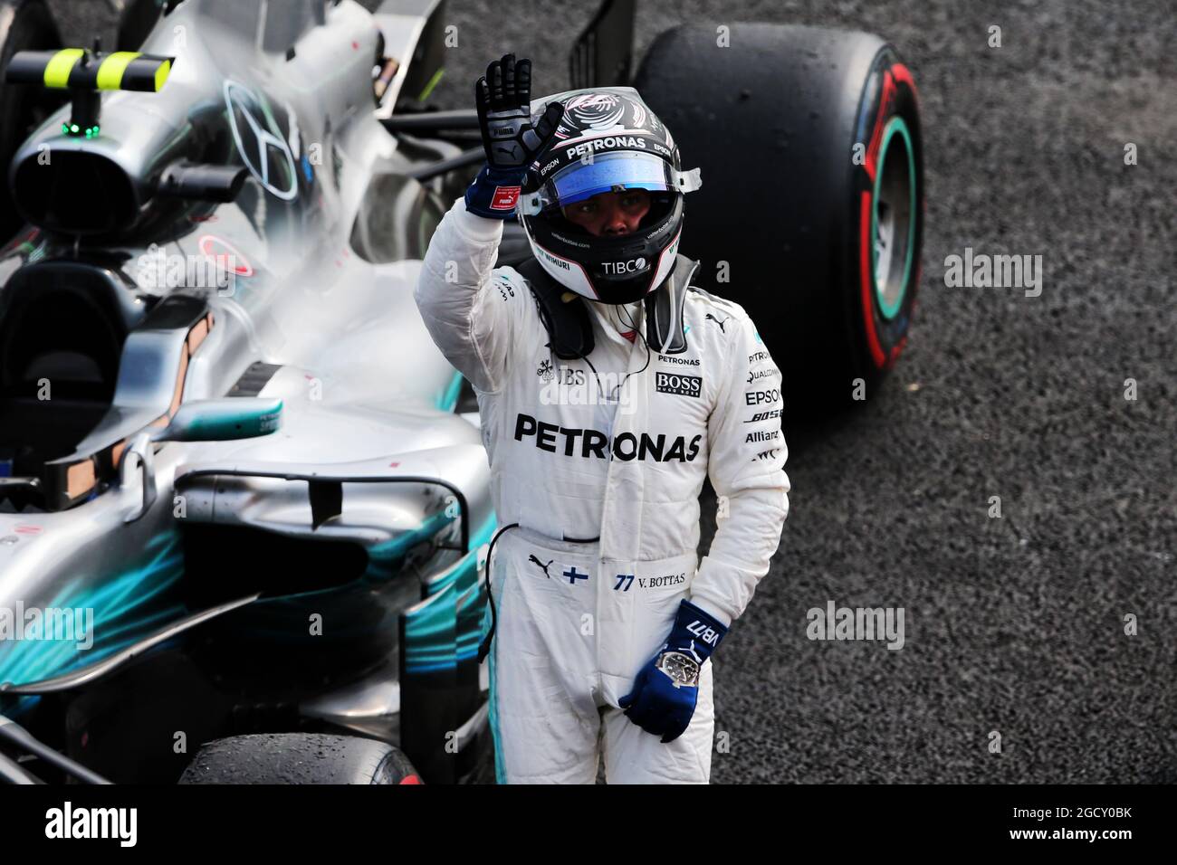 Valtteri Bottas (fin) Mercedes AMG F1 W08 festeggia la sua seconda posizione nel parc ferme. Gran Premio del Messico, domenica 29 ottobre 2017. Città del Messico, Messico. Foto Stock