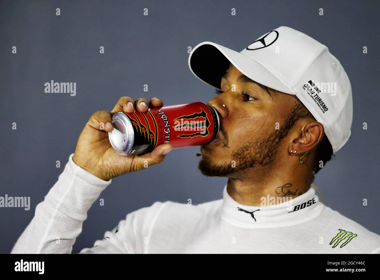 Lewis Hamilton (GBR) Mercedes AMG F1 nel post qualificante FIA Press Conference. Gran Premio d'Australia, sabato 24 marzo 2018. Albert Park, Melbourne, Australia. Foto Stock