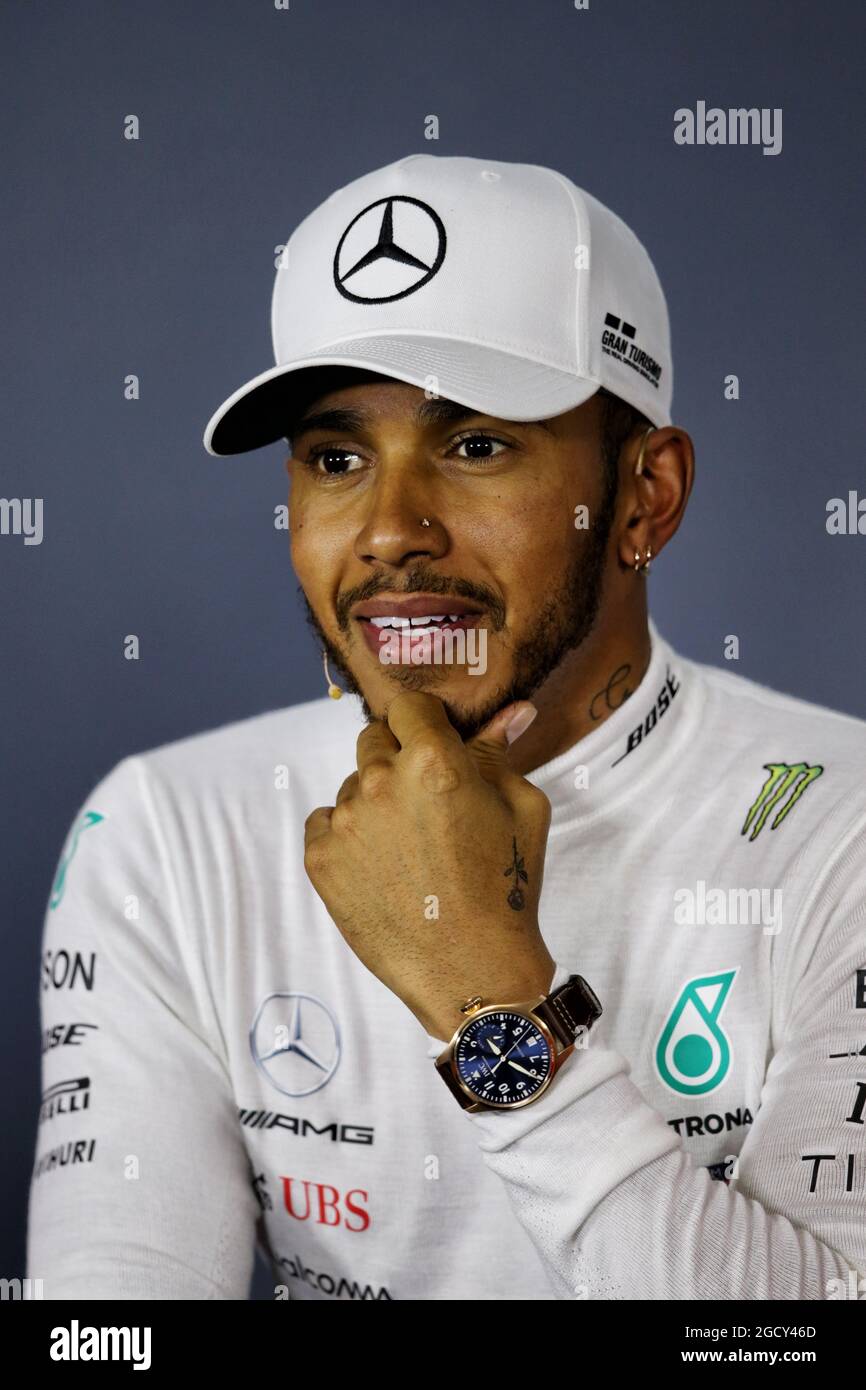 Lewis Hamilton (GBR) Mercedes AMG F1 nel post qualificante FIA Press Conference. Gran Premio d'Australia, sabato 24 marzo 2018. Albert Park, Melbourne, Australia. Foto Stock