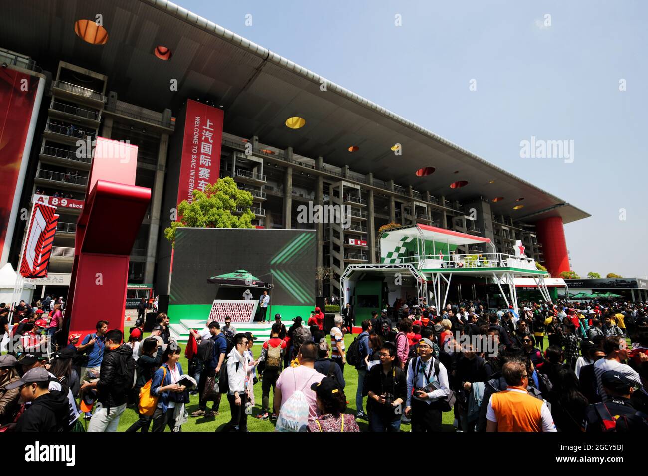 Atmopshere della zona del ventilatore. Gran Premio di Cina, domenica 15 aprile 2018. Shanghai, Cina. Foto Stock
