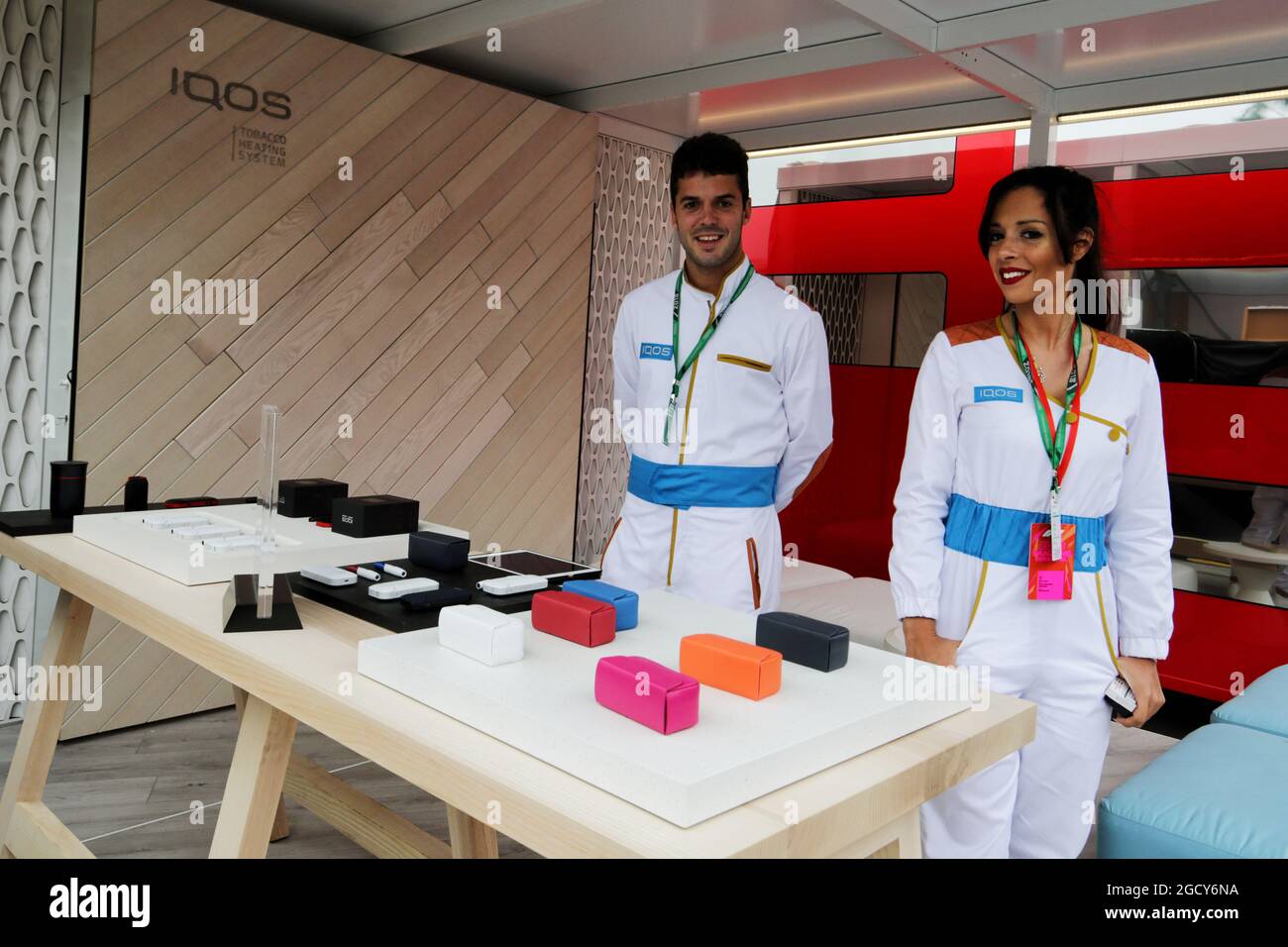 IQOS Phillip Morris vaping area nel paddock. Gran Premio di Spagna, sabato 12 maggio 2018. Barcellona, Spagna. Foto Stock