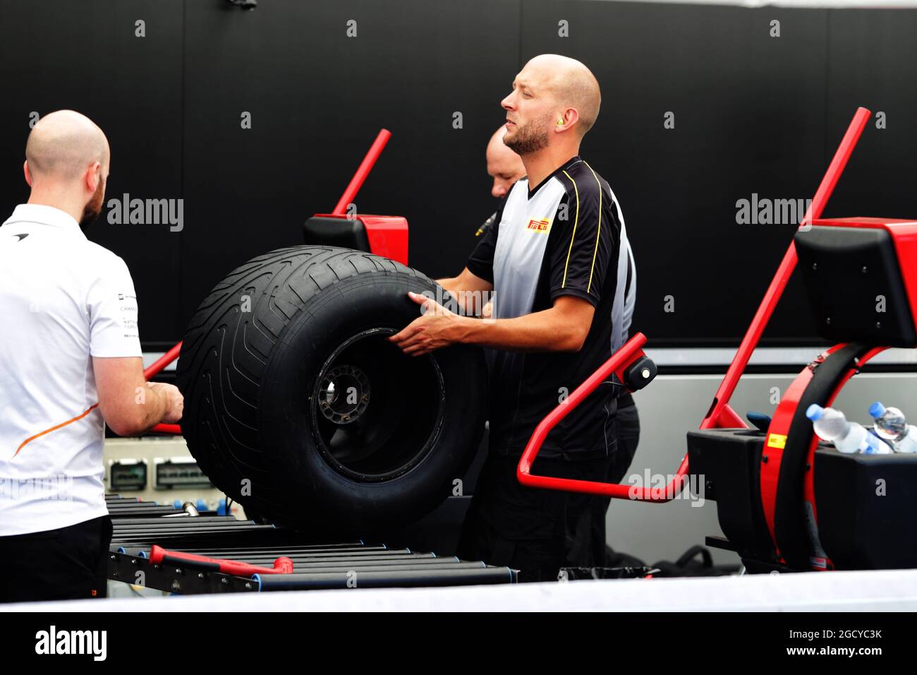 Ingegneri pneumatici Pirelli. Gran Premio di Germania, giovedì 19 luglio 2018. Hockenheim, Germania. Foto Stock
