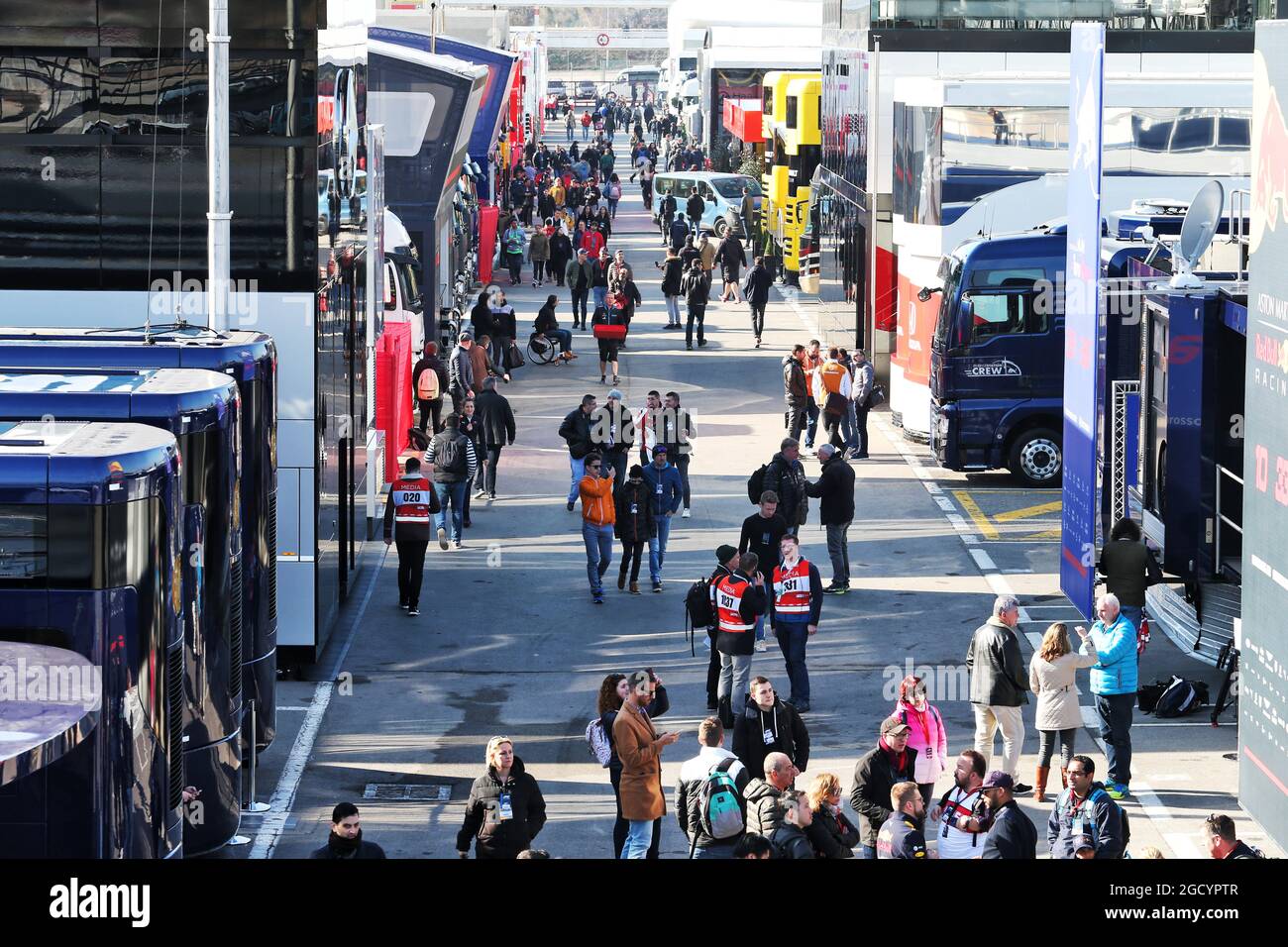 Il paddock. Test di Formula uno, giorno 1, lunedì 18 febbraio 2019. Barcellona, Spagna. Foto Stock