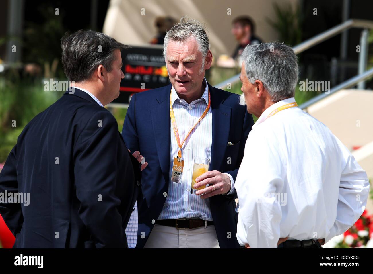 Chase Carey (USA) Presidente del Gruppo Formula uno e Sean Bratches (USA) Direttore Generale di Formula 1, operazioni commerciali. Gran Premio del Bahrain, domenica 31 marzo 2019. Sakhir, Bahrein. Foto Stock