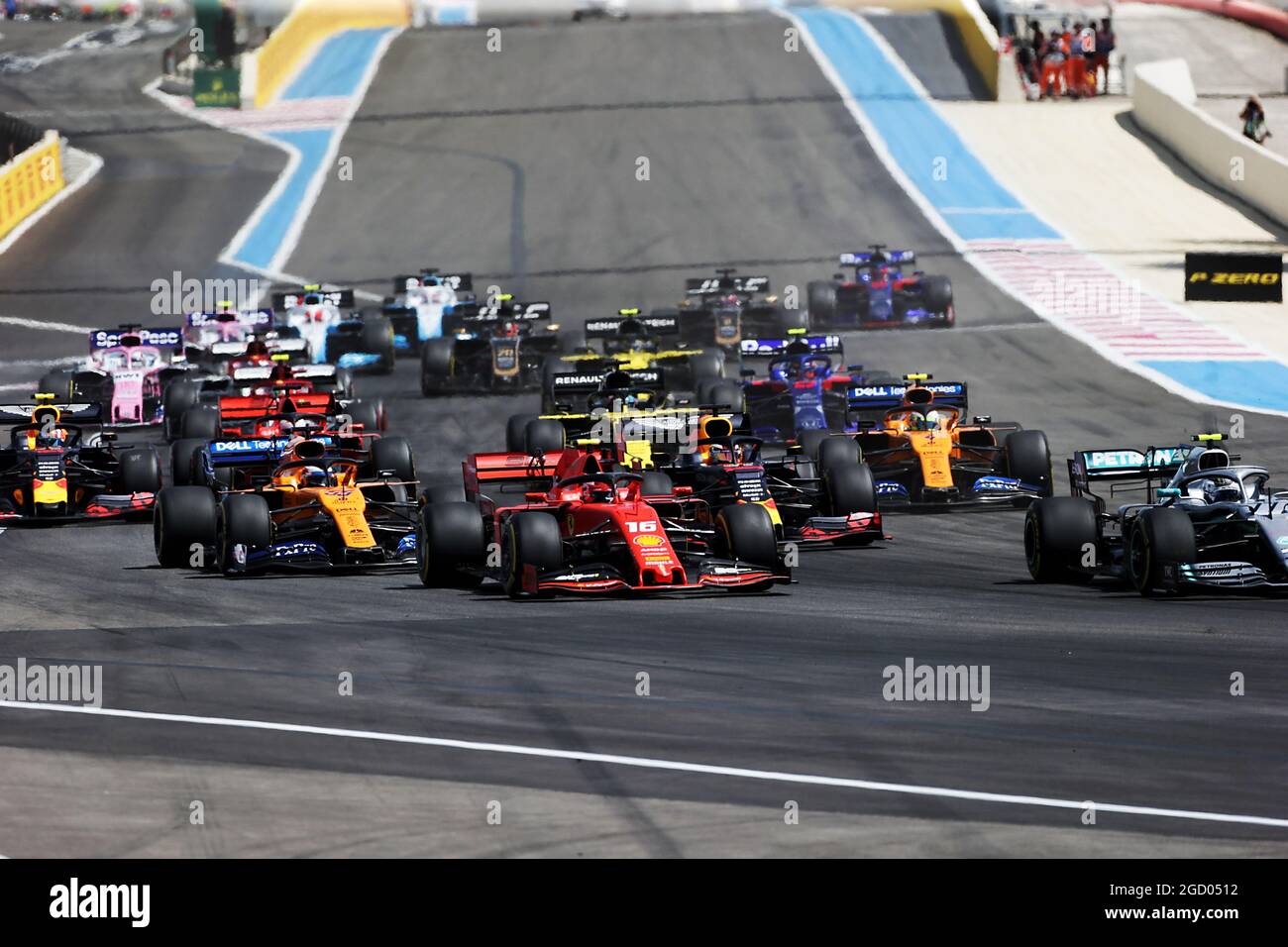 Charles Leclerc (MON) Ferrari SF90 al via della gara. Gran Premio di Francia, domenica 23 giugno 2019. Paul Ricard, Francia. Foto Stock