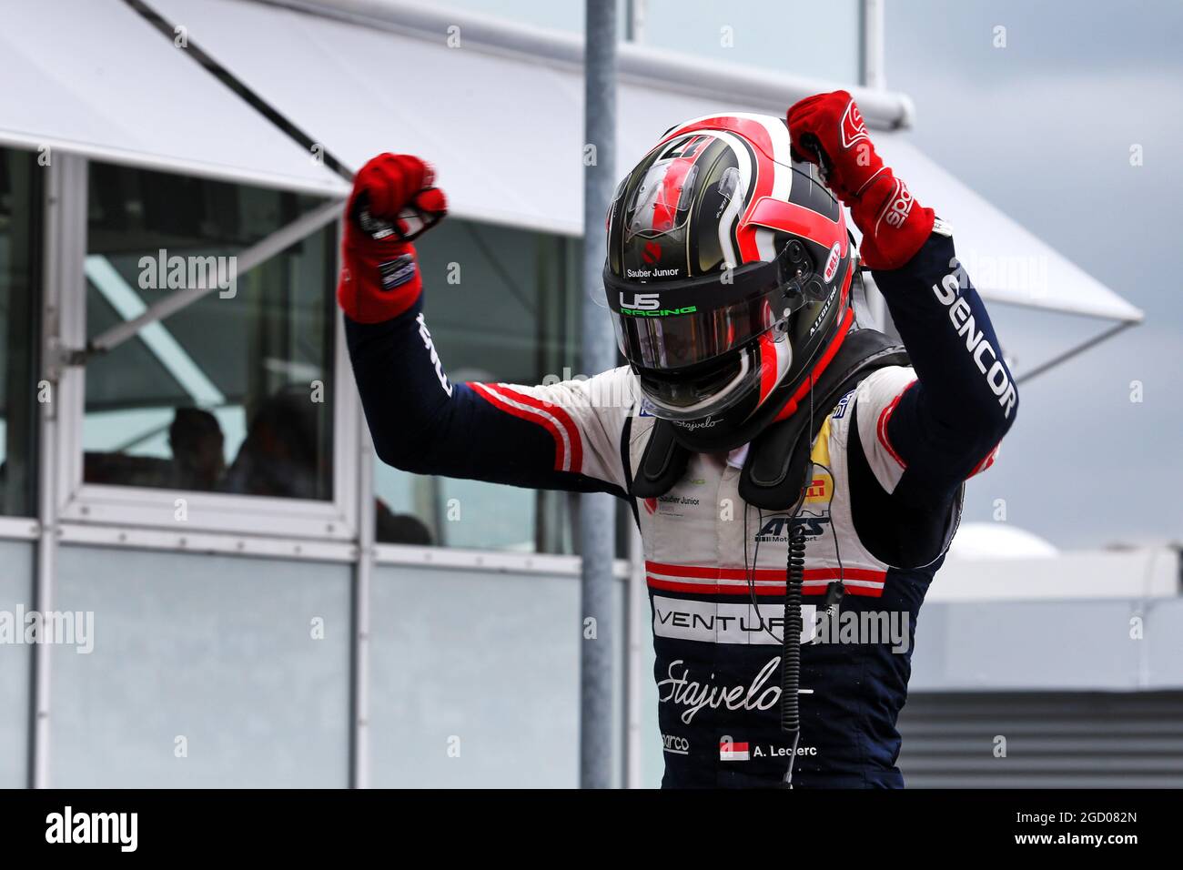 Vincitore di gara Arthur Leclerc (MON) Alfa Romeo Junior Team Formula 4 pilota, celebra a parc ferme. Gran Premio di Germania, domenica 28 luglio 2019. Hockenheim, Germania. Foto Stock