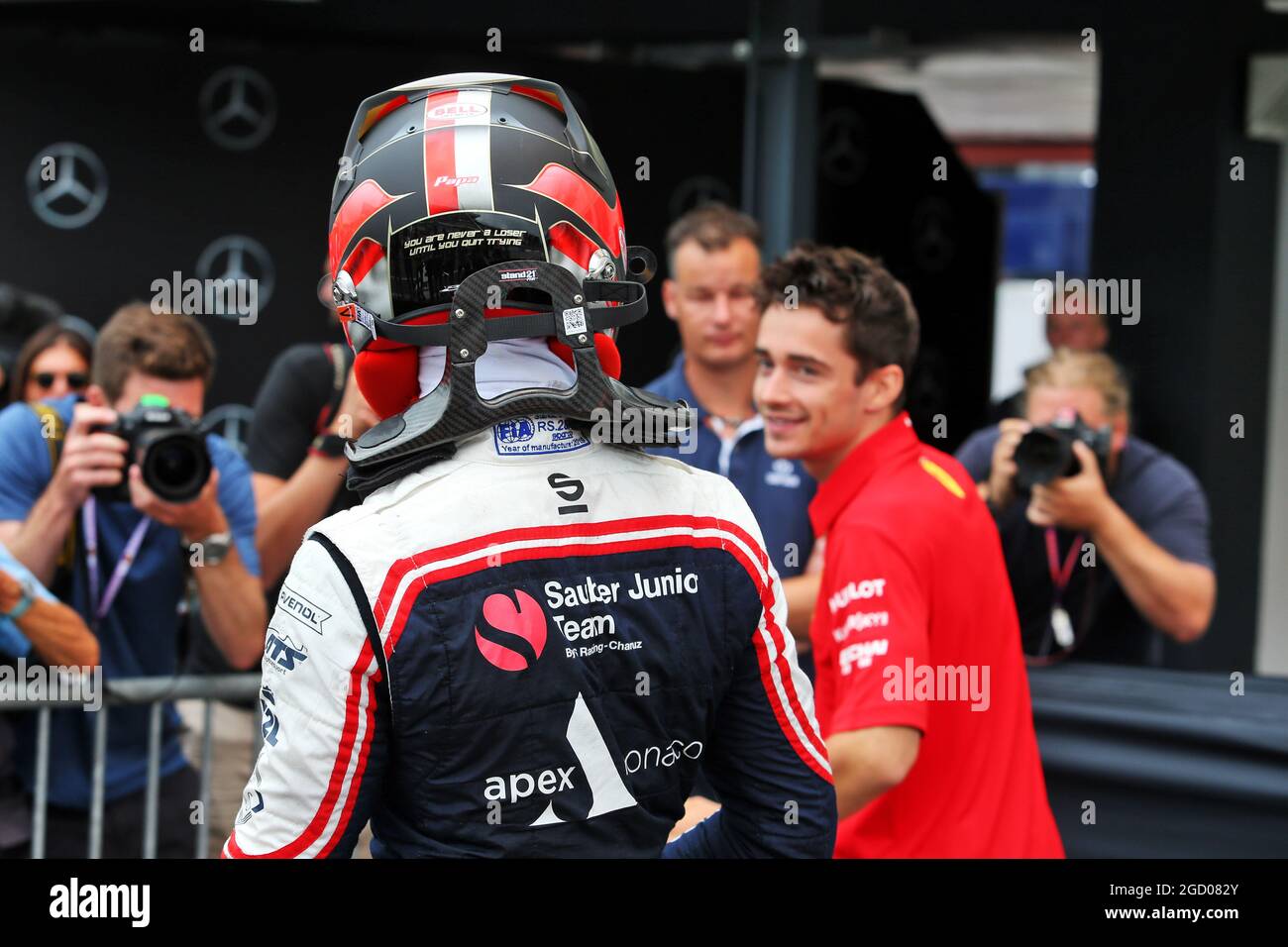 Vincitore di gara Arthur Leclerc (MON) Alfa Romeo Junior Team Formula 4 driver, celebra in parc ferme con il fratello Charles Leclerc (MON) Ferrari. Gran Premio di Germania, domenica 28 luglio 2019. Hockenheim, Germania. Foto Stock