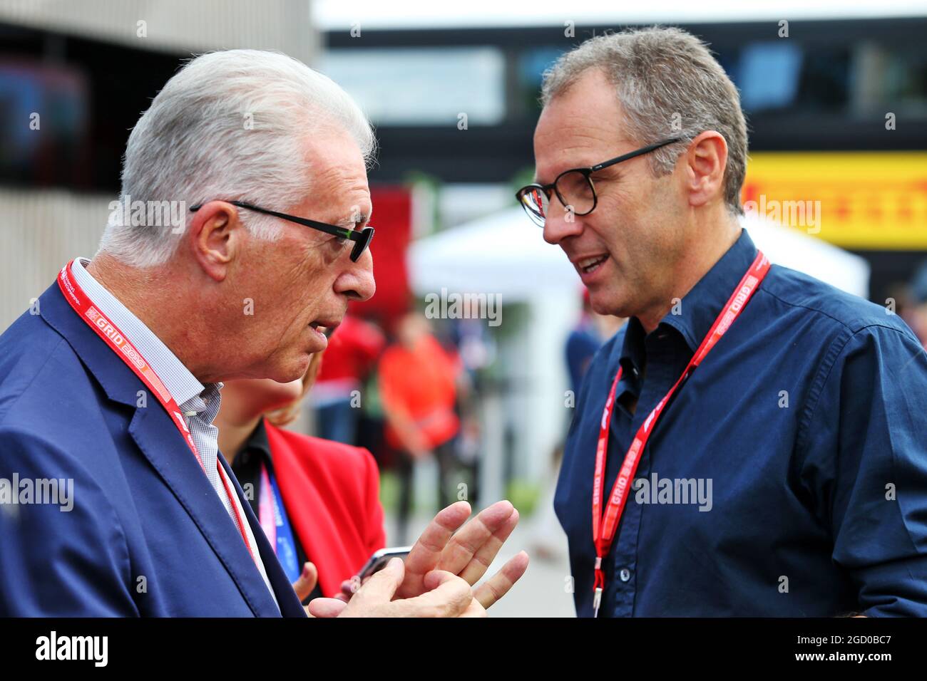 (Da L a R): Piero Ferrari (ITA) Vicepresidente Ferrari con Stefano Domenicali (ITA) Presidente della Commissione monoposto FIA. Gran Premio d'Italia, domenica 8 settembre 2019. Monza Italia. Foto Stock