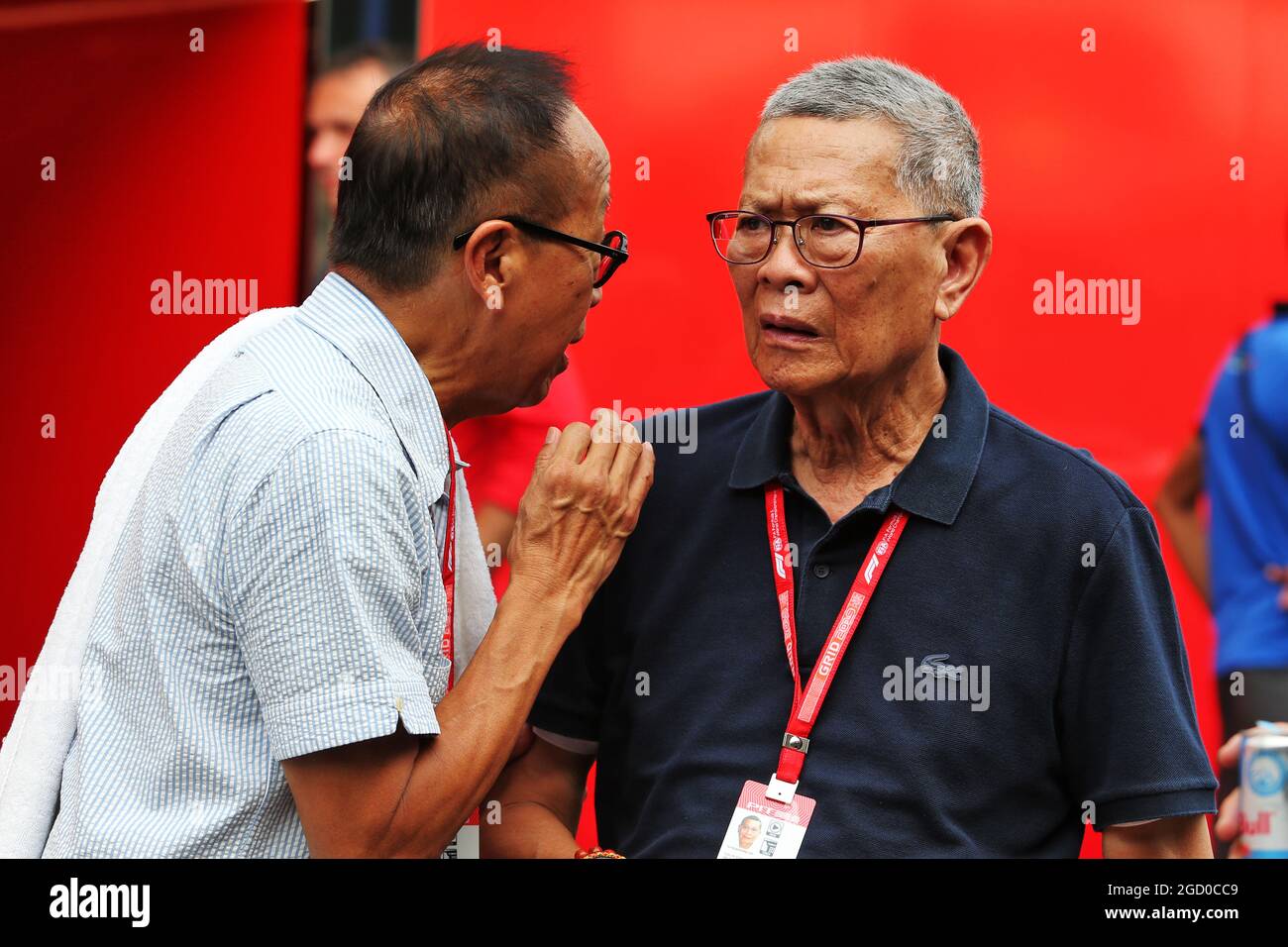 (Da L a R): ONG Beng Seng (SIN) uomo d'affari con Colin SYN (SIN) Gran Premio di Singapore GP Promotor Singapore, domenica 22 settembre 2019. Circuito Marina Bay Street, Singapore. Foto Stock