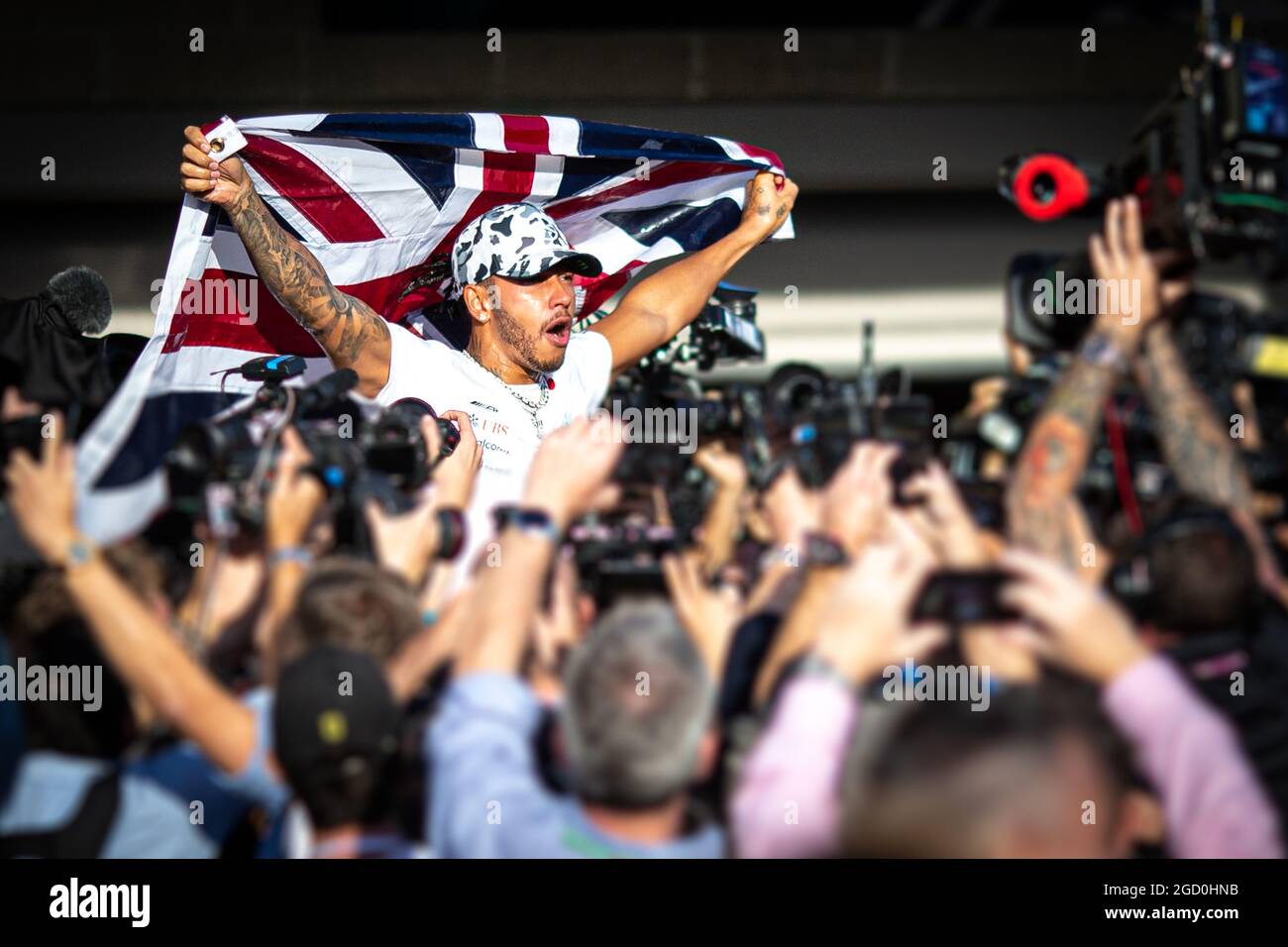 Lewis Hamilton (GBR) Mercedes AMG F1 festeggia la sua seconda posizione e il Campionato del mondo con la squadra. Gran Premio degli Stati Uniti, domenica 3 novembre 2019. Circuito delle Americhe, Austin, Texas, USA. Foto Stock