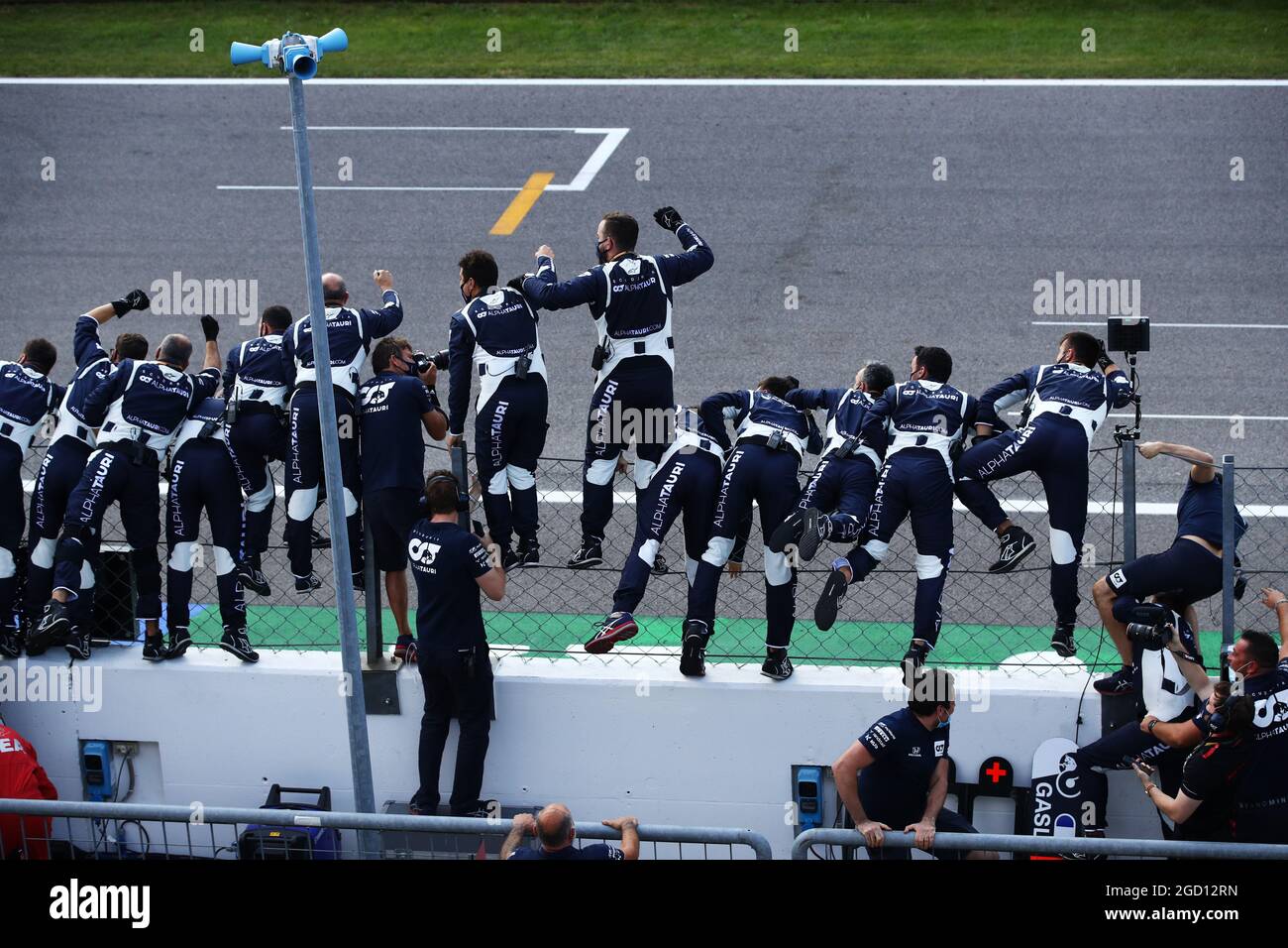 AlphaTauri celebra la vittoria di Pierre Gasly (fra) AlphaTauri. Gran Premio d'Italia, domenica 6 settembre 2020. Monza Italia. Immagine pool FIA solo per uso editoriale Foto Stock