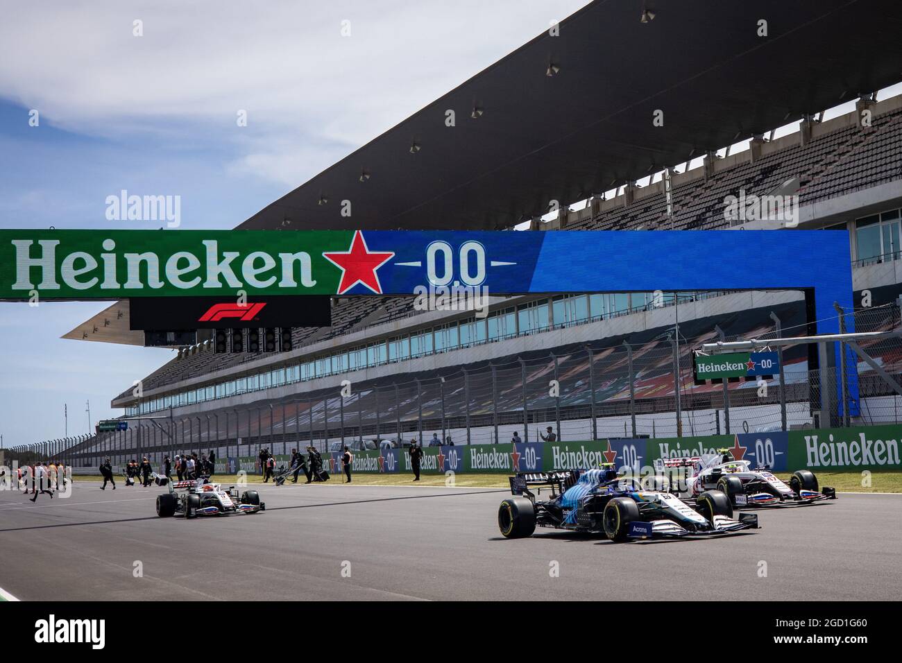 Nicholas Latifi (CDN) Williams Racing FW43B sul giro di formazione. Gran Premio del Portogallo, domenica 2 maggio 2021. Portimao, Portogallo. Foto Stock