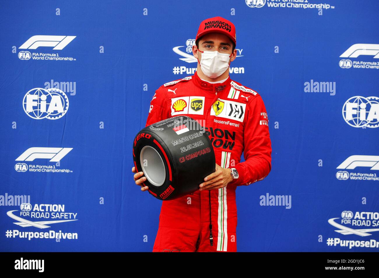 Charles Leclerc (MON) Ferrari con il Pirelli Pole Position Award in  qualifica parc ferme. Gran Premio di Monaco, sabato 22 maggio 2021. Monte  Carlo, Monaco. Immagine pool FIA solo per uso editoriale
