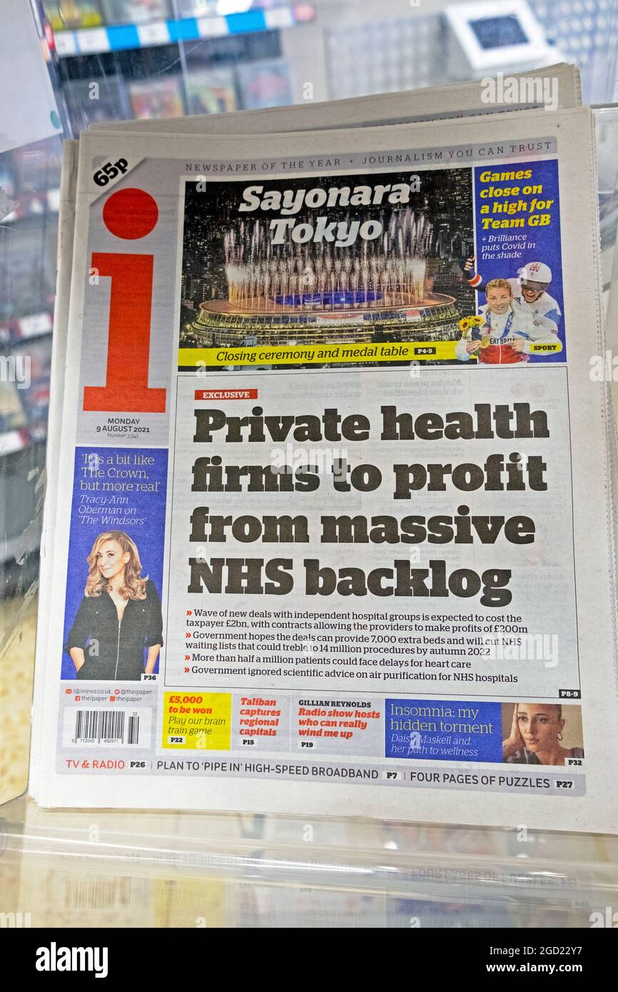 i titolo del giornale 'Private Health Firms to profit from Massive NHS backlog' 10 agosto 2021 Londra Inghilterra Gran Bretagna Foto Stock