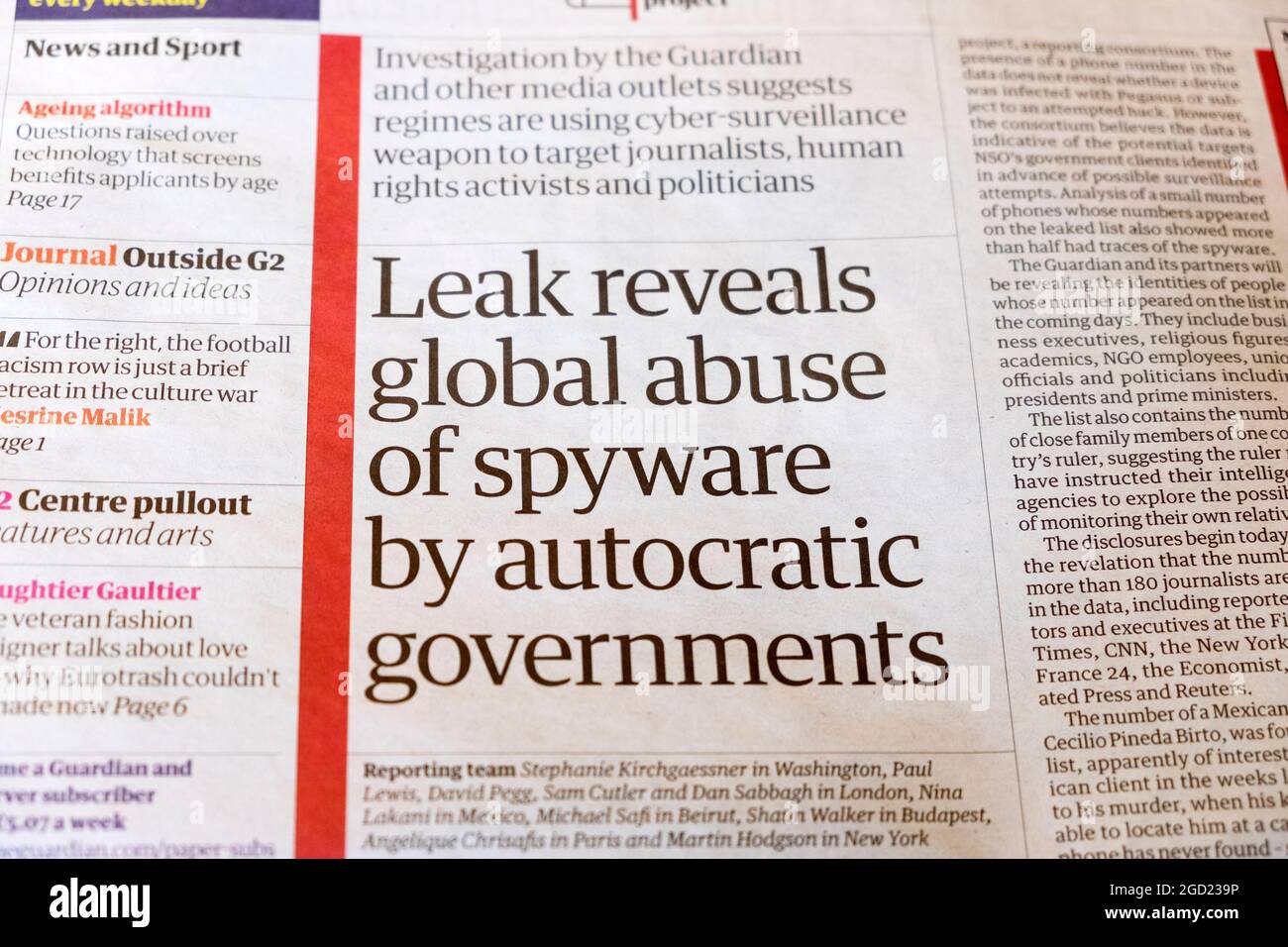 "La fuga rivela l'abuso globale di spyware da parte dei governi autocratici" 19 luglio 2021 articolo sul titolo del giornale Guardian a Londra, Inghilterra Foto Stock