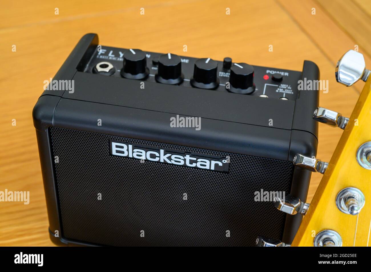 Primo piano di Blackstar Fly 3 Watt Mini Amp, un amplificatore portatile per chitarra elettrica. Foto Stock