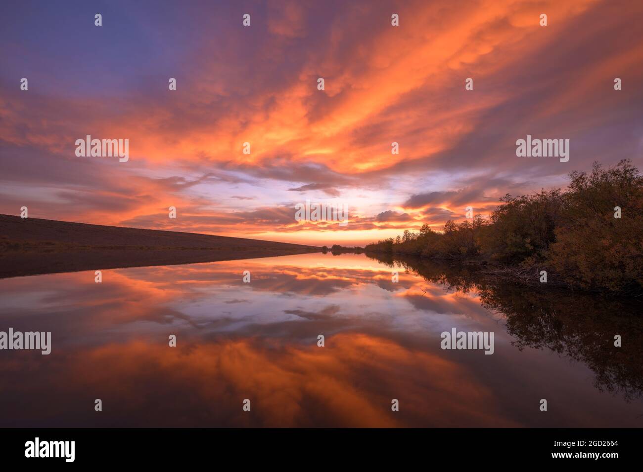 Tramonto al lago Fish su Steens Mountain nel sud-est dell'Oregon. Foto Stock