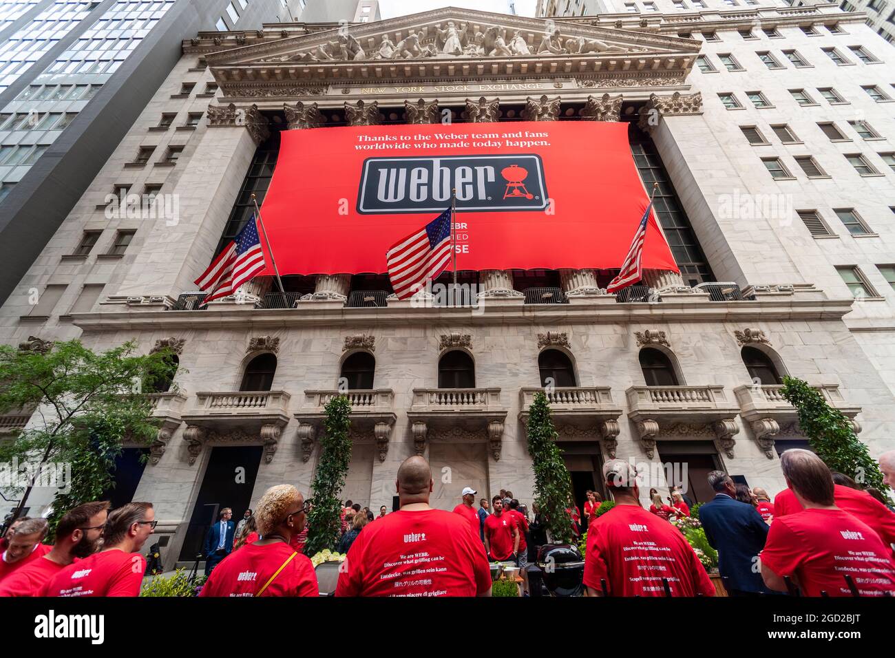 All'esterno della Borsa di New York decorata giovedì 5 agosto 2021 per il commercio pubblico della Weber Inc., un produttore fi griglie, un punto di riferimento di barbecue cortile. (© Richard B. Levine) Foto Stock