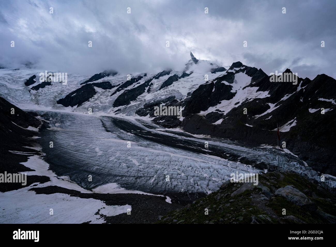 Geografia / viaggio, Svizzera, ghiacciaio Ischienese, Alpi Bernesi, DIRITTI-AGGIUNTIVI-CLEARANCE-INFO-NON-DISPONIBILE Foto Stock