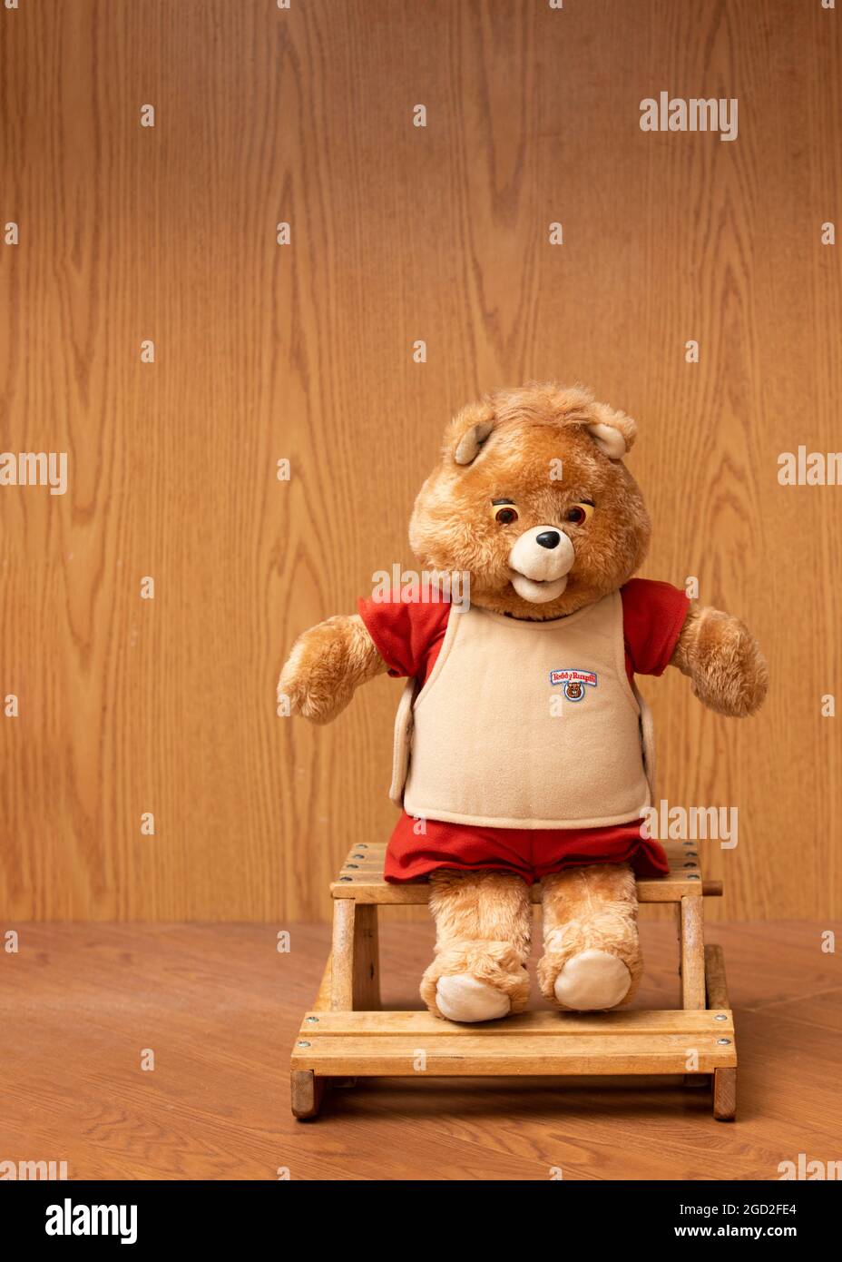 1985 Teddy Ruxpin in outfit originale. Foto Stock