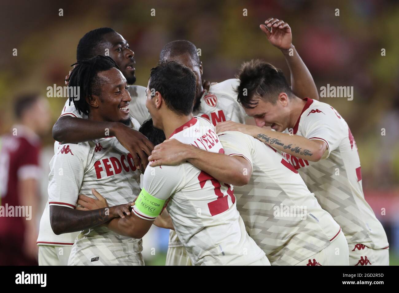 Monaco, Monaco, 10 agosto 2021. Gelson Martins DI MONACO festeggia con i compagni di squadra dopo aver segnato per dare alla parte un 1-0 di vantaggio durante la partita UEFA Champions League allo Stade Louis II, Monaco. L'immagine di credito dovrebbe essere: Jonathan Moscop / Sportimage Foto Stock