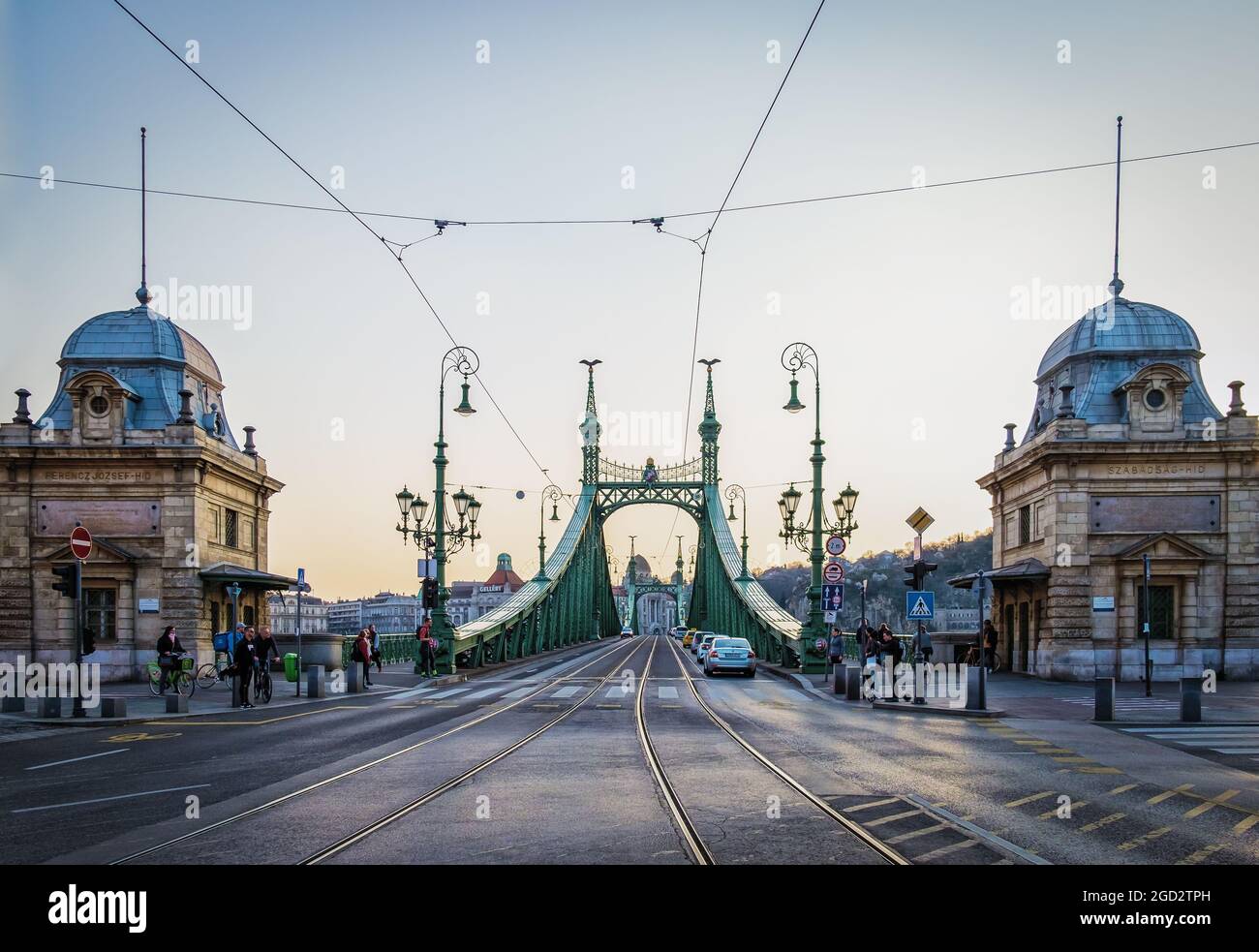 Budapest, Ungheria, marzo 2020, vista del Ponte della libertà dal quartiere di Pest Foto Stock