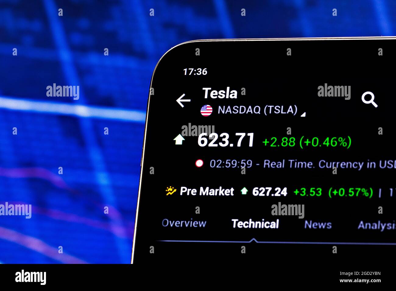 Foto editoriale di Tesla Company. Foto illustrativa per notizie su Tesla, un'azienda produttrice di veicoli elettrici e energia pulita Foto Stock