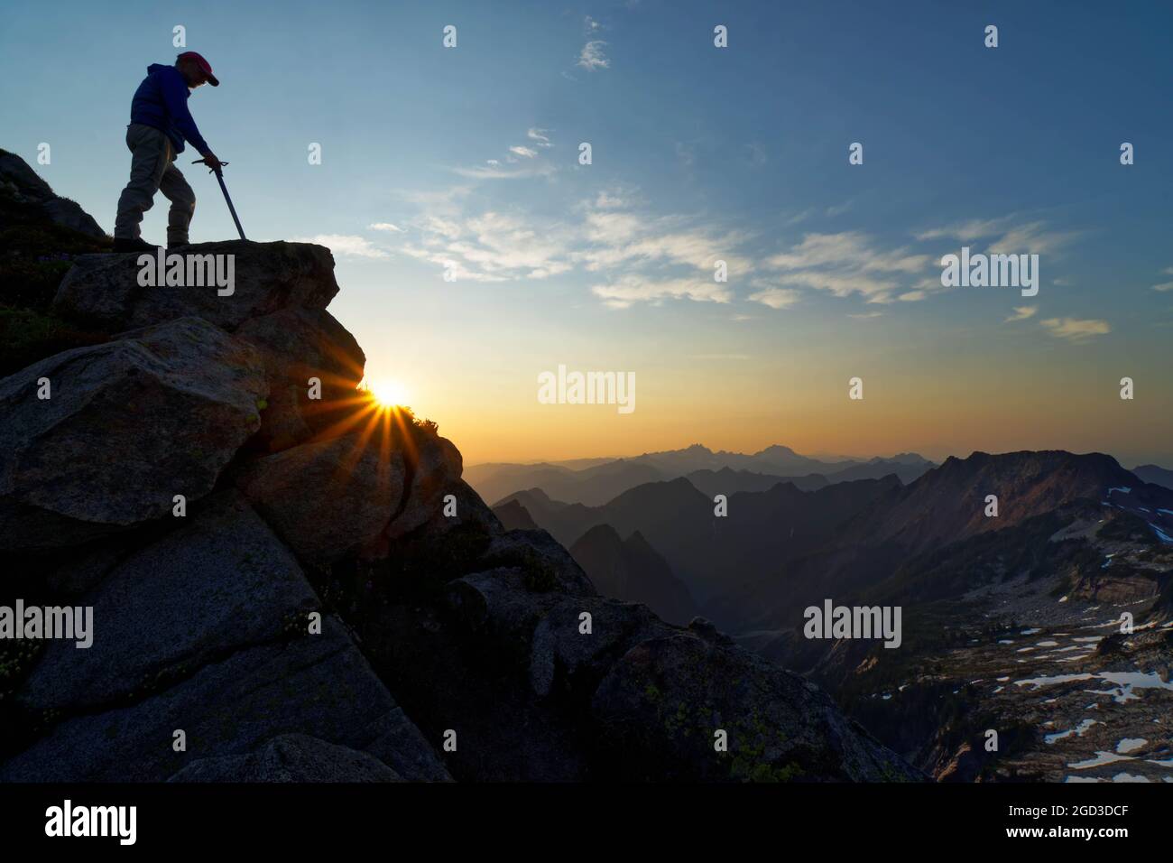 Arrampicarsi su Vesper Peak al tramonto, Central Cascade Mountains, Washington, USA Foto Stock