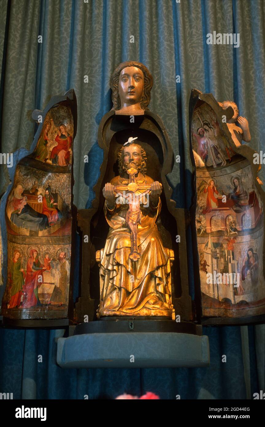 FINISTERE (29) BRETAGNA, MORLAIX, ALL'INTERNO DELLA CHIESA SAINT MATHIEU, UNA STATUA DI APERTURA IN LEGNO DORATO DELLA FINE DEL XIV SECOLO, FRANCIA Foto Stock