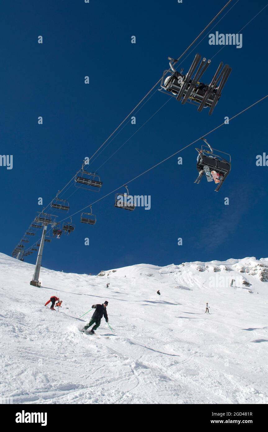 FRANCIA, ALTA SAVOIA (74) STAZIONE SCIISTICA AVORIAZ. DOMAINE DES PORTES DU SOLEIL. MUR DES SUISSES PER ANDARE A CROSETS Foto Stock