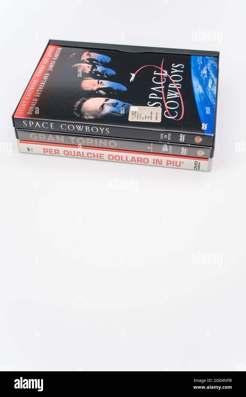 Clint Eastwood ha accatastato film in formato DVD e blue-ray - spazio cowboy Foto Stock