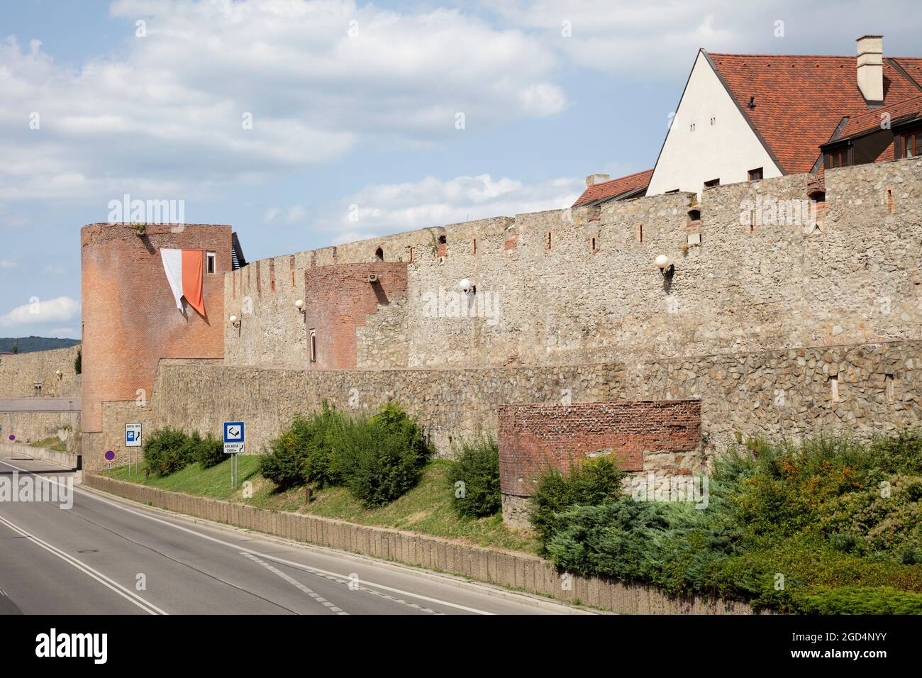 Geografia / viaggio, Slovacchia, Bratislava, mura medievali della città, DIRITTI-AGGIUNTIVI-AUTORIZZAZIONE-INFORMAZIONI-NON-DISPONIBILI Foto Stock