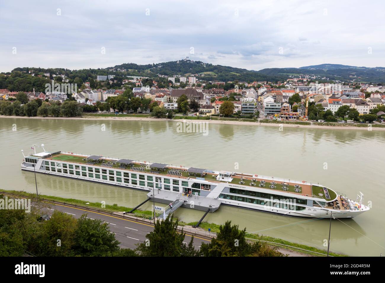 Geografia / viaggio, Austria, Austria superiore, Linz, Danubio, Nave da crociera fluviale, INFORMAZIONI-DIRITTI-AGGIUNTIVI-DI-LIQUIDAZIONE-NON-DISPONIBILI Foto Stock