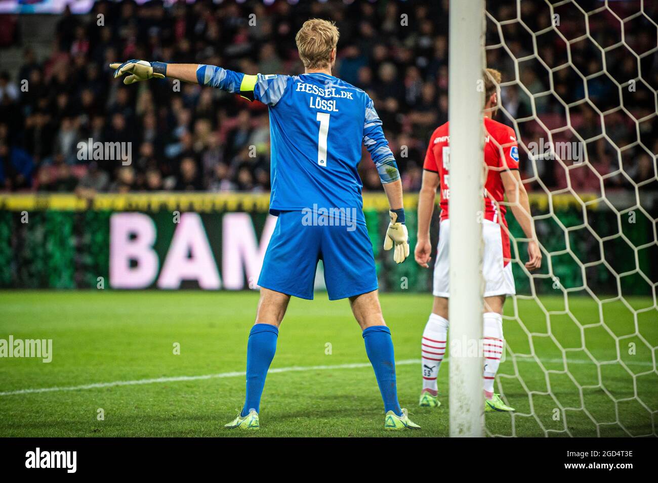 Herning, Danimarca. 10 agosto 2021. Il portiere Jonas Lössl (1) del FC Midtjylland ha visto durante la partita di qualificazione della UEFA Champions League tra il FC Midtjylland e il PSV Eindhoven alla MCH Arena di Herning. (Photo Credit: Gonzales Photo/Alamy Live News Foto Stock