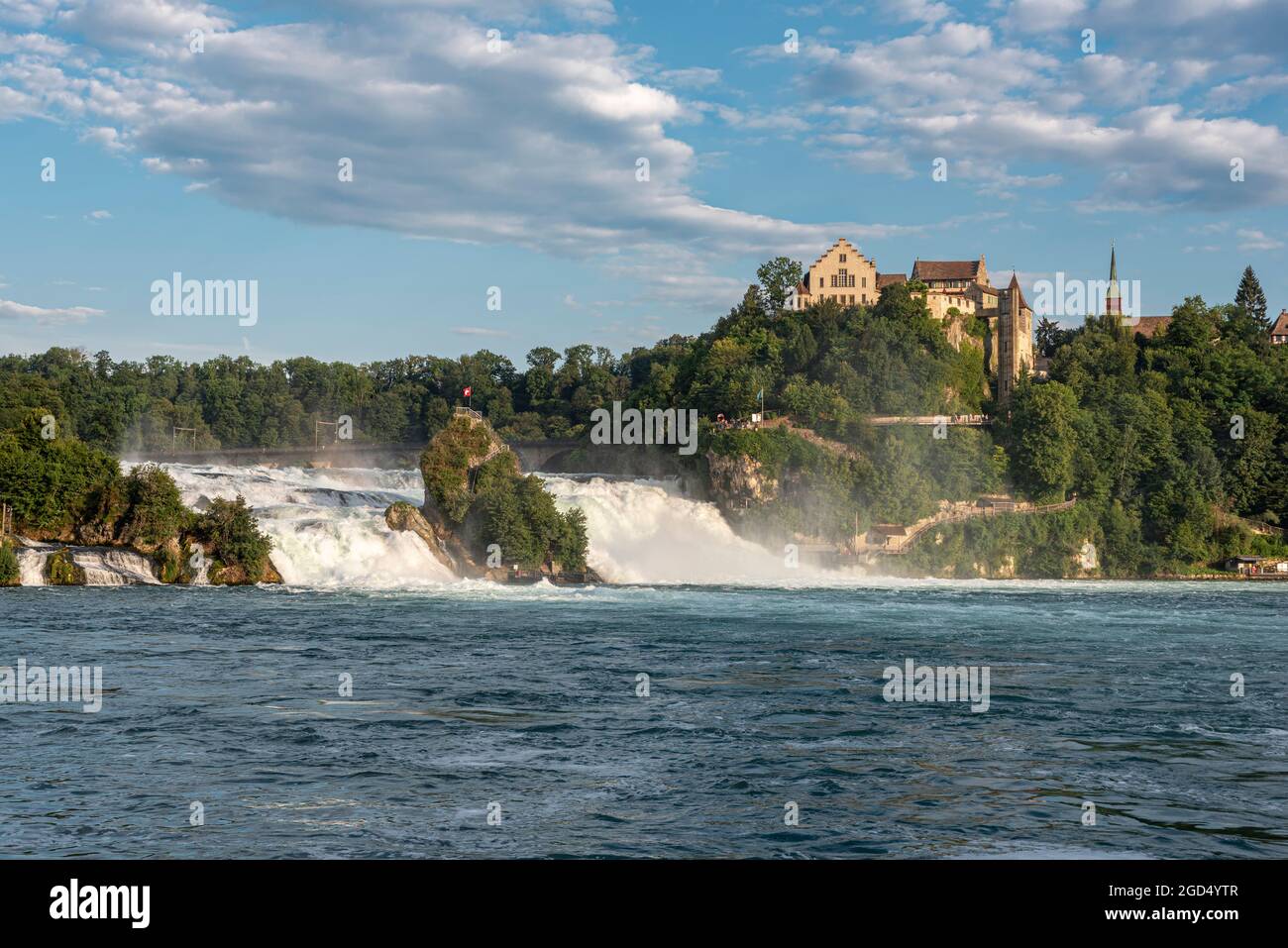 Geografia / viaggio, Svizzera, Sciaffusa, Neuhausen, Cascate del Reno con il Castello di Laufen, DIRITTI-AGGIUNTIVI-CLEARANCE-INFO-NON-DISPONIBILE Foto Stock