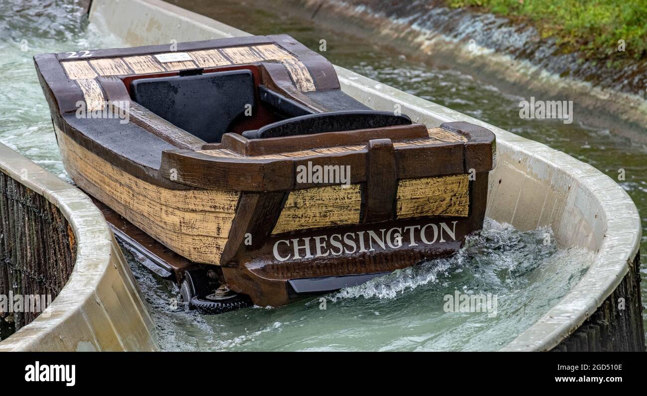 Vampire Dragons Fury e Tiger Crossing Falls presso il parco a tema Chessington World of Adventure Foto Stock