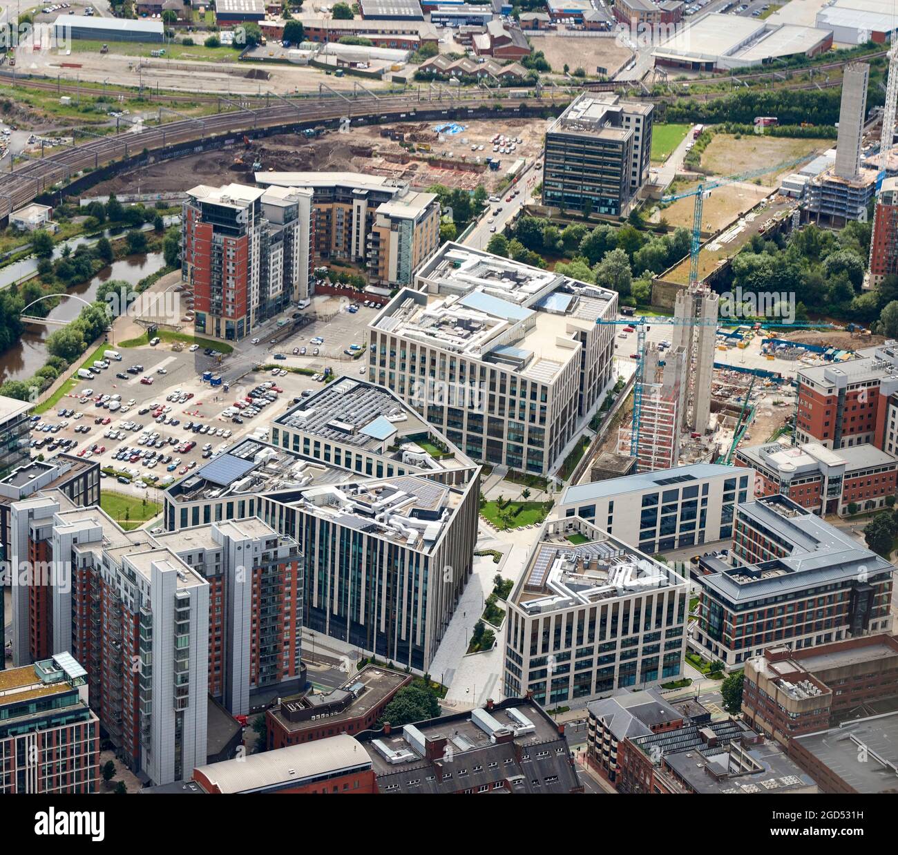 Una vista aerea di Wellington Place, il quartiere degli affari del Leeds City Centre, West Yorkshire, Inghilterra settentrionale, Regno Unito Foto Stock