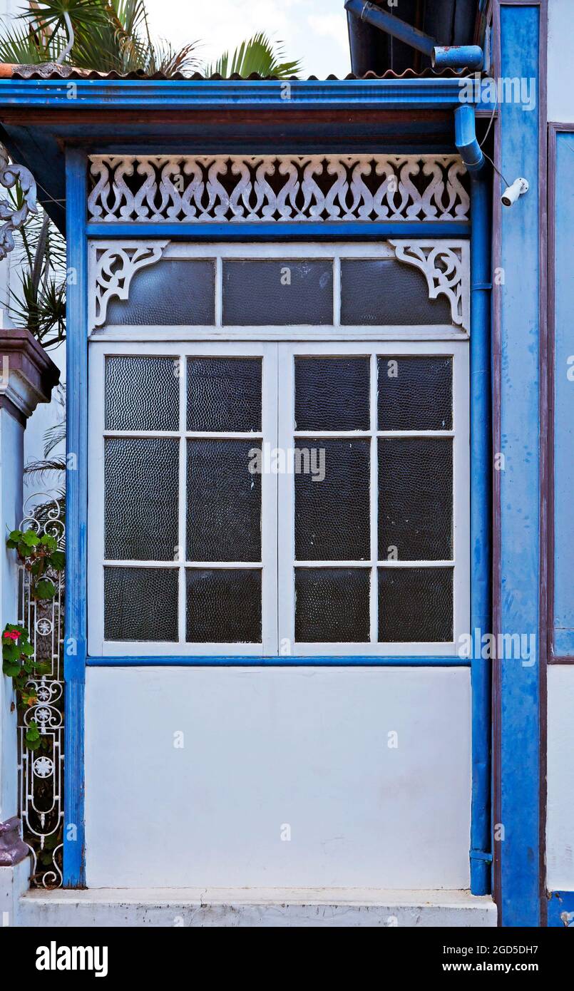 Gronda decorativa su casa coloniale, Diamantina, Brasile Foto Stock