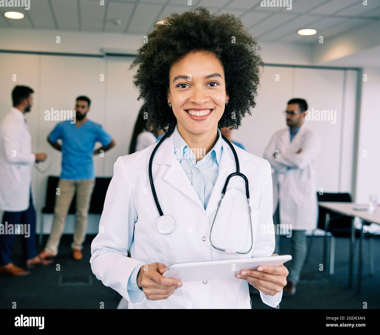 medico medicina sanità ospedale specialista medico uniforme Foto Stock