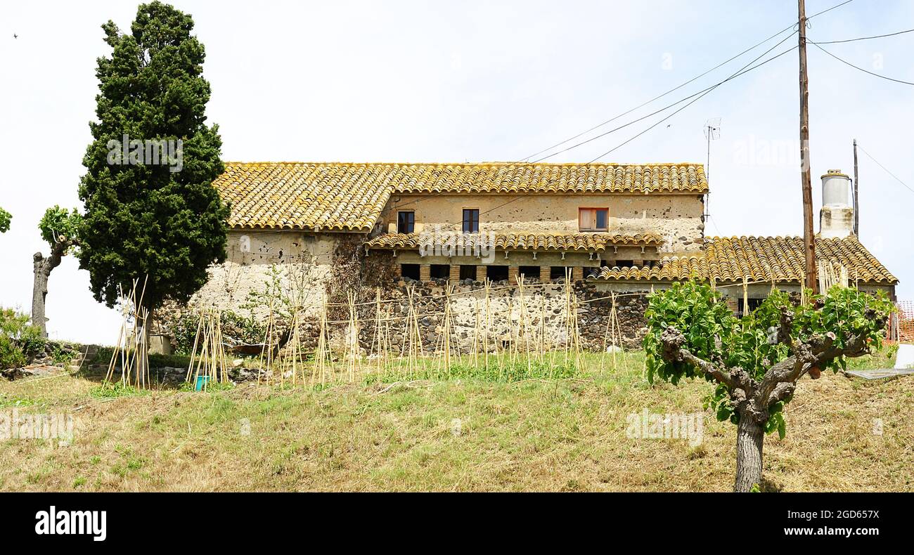 Tipica casa colonica catalana a Girona, Catalunya, Spagna, Europa Foto Stock