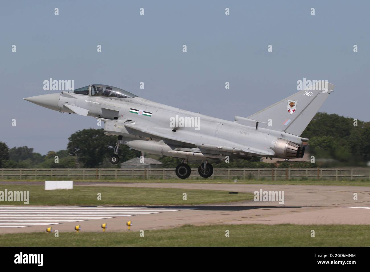 RAF 12 Squadron Typhoon FGR4 atterra a RAF Coningsby. Foto Stock