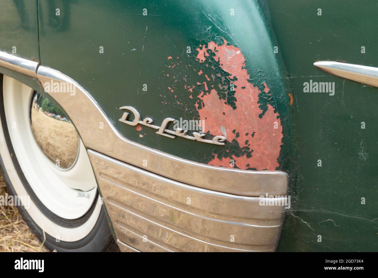 Rochford, Essex, Regno Unito - 27 giugno 2021: Esposizione di automobili classiche di Rochford presso i prati, Essex. Foto Stock