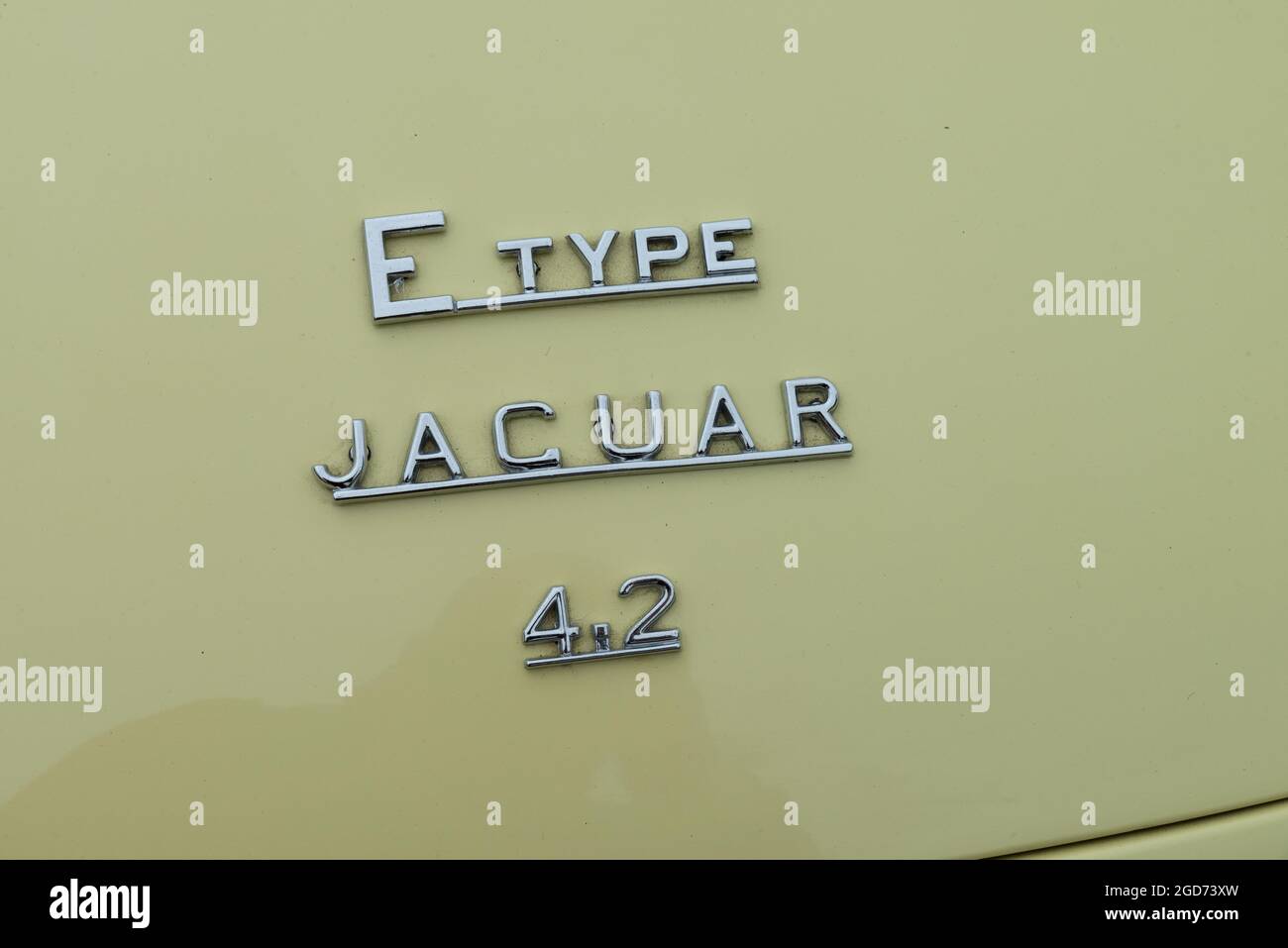 Rochford, Essex, Regno Unito - 27 giugno 2021: Esposizione di automobili classiche di Rochford presso i prati, Essex. Foto Stock