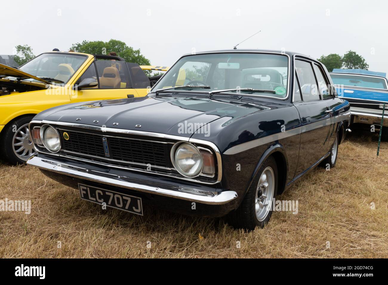 Rochford, Essex, Regno Unito - 27 giugno 2021: Esposizione di automobili classiche di Rochford presso i prati, Essex. Foto Stock