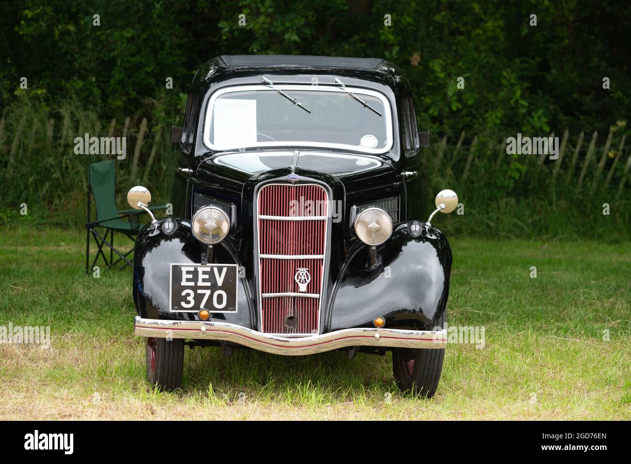 Rochford, Essex, Regno Unito - 27 giugno 2021: Esposizione di automobili classiche di Rochford presso i prati, Essex. Foto Stock